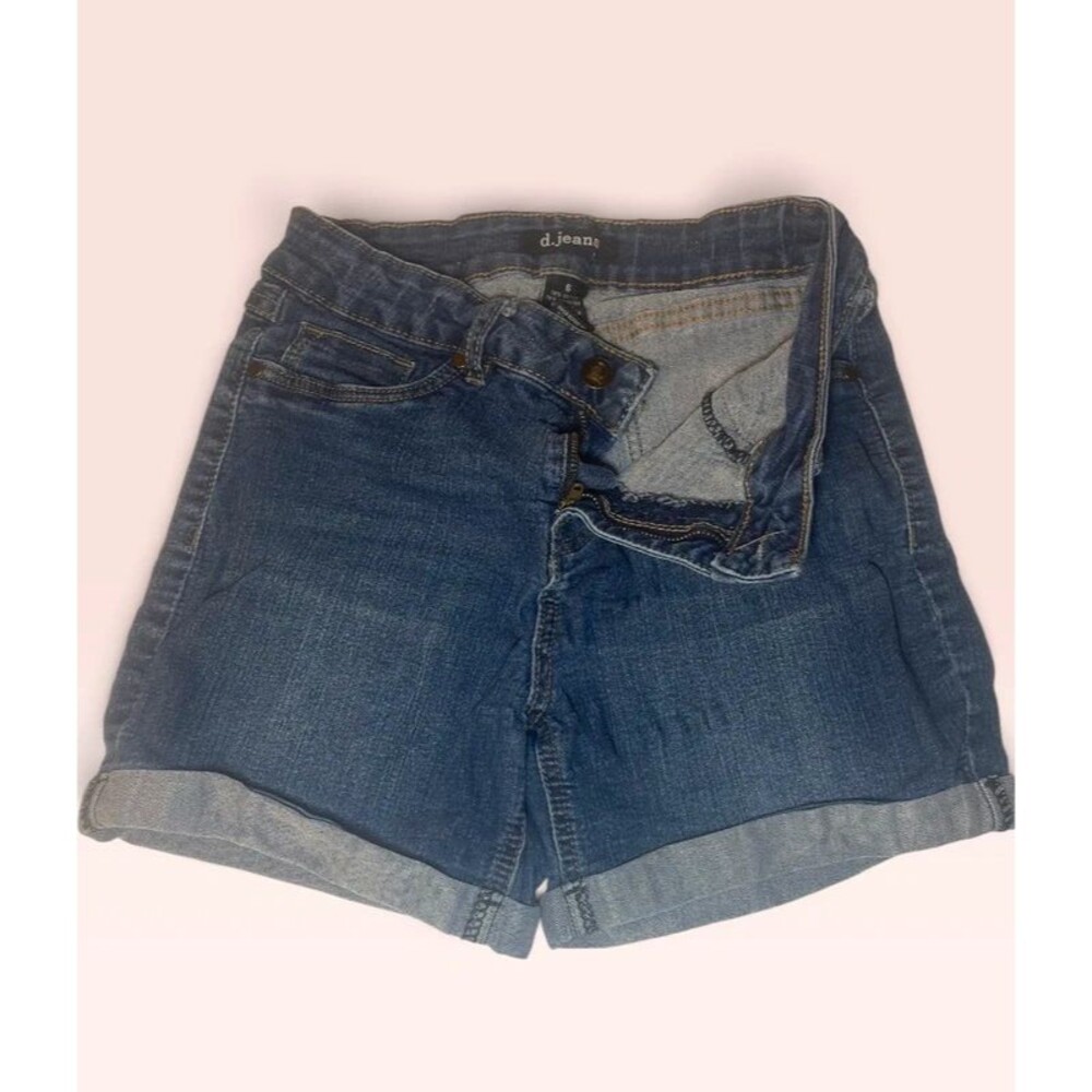 D. Jeans size 6 shorts